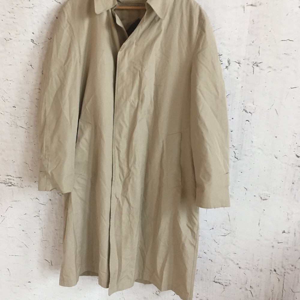 DILLARDS TAN TRENCH COAT